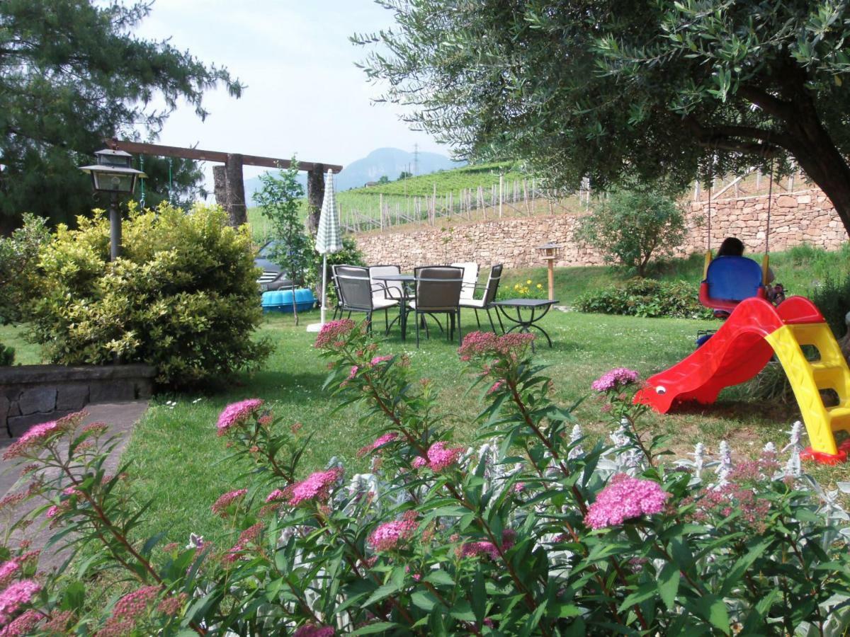 Garni Runggner Traubenhof Hotel Termeno Exterior photo